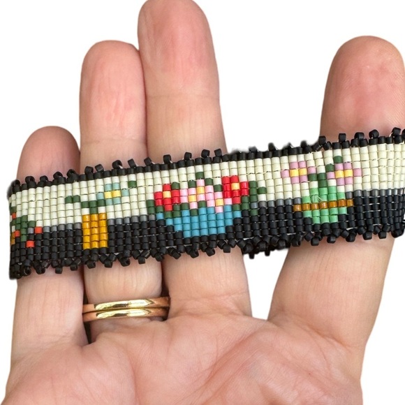 Handmade handcrafted potted flowers on black beaded loomed bracelet adjustable - Picture 3 of 10